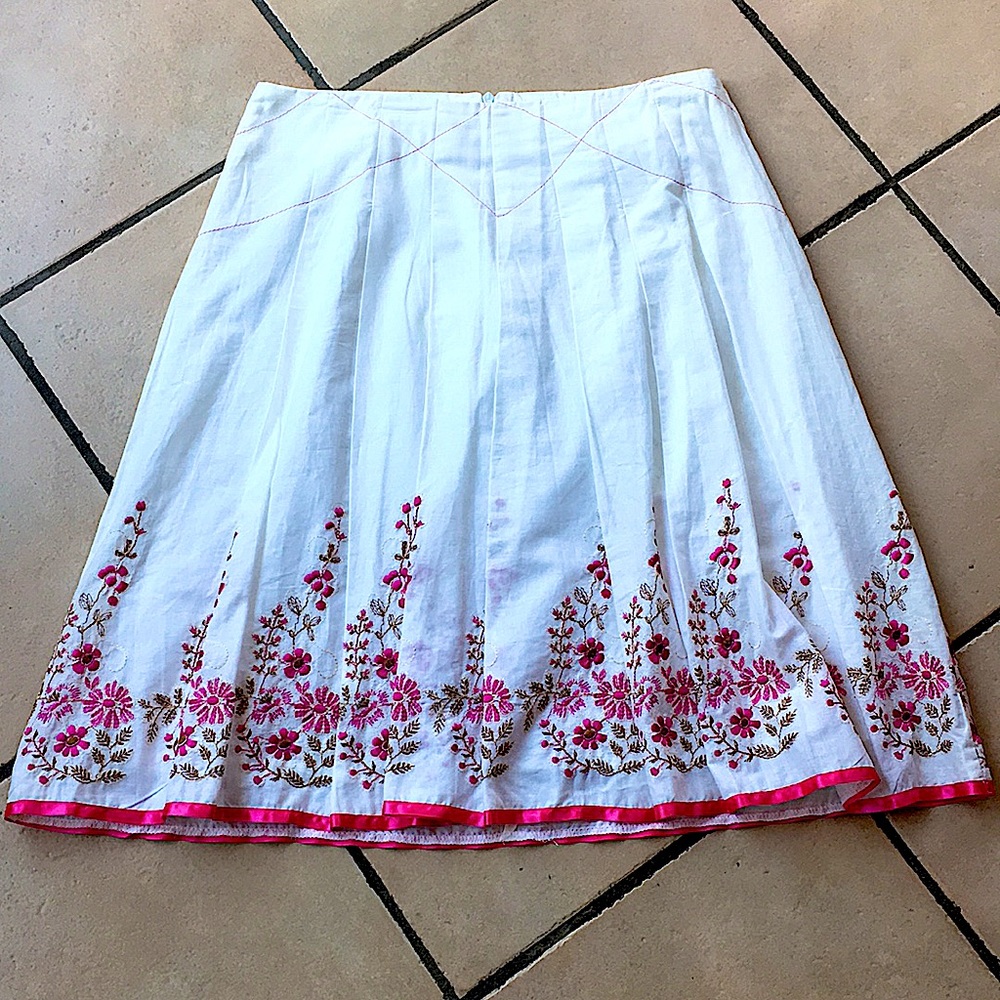 Vintage like-new cotton embroidered skirt
